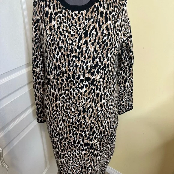 Banana republic Leopard Print Long Sleeve sweater dress - Picture 5 of 10